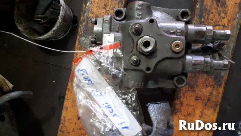 гидромотор поворота hitachi ex 200-3 фото