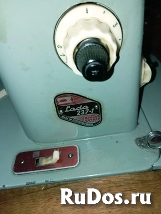 Швейная машинка Лада 273-1, Чехословакия. изображение 3