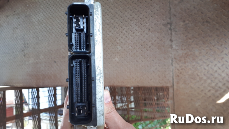 Контроллер двигателя 4649965 изображение 3