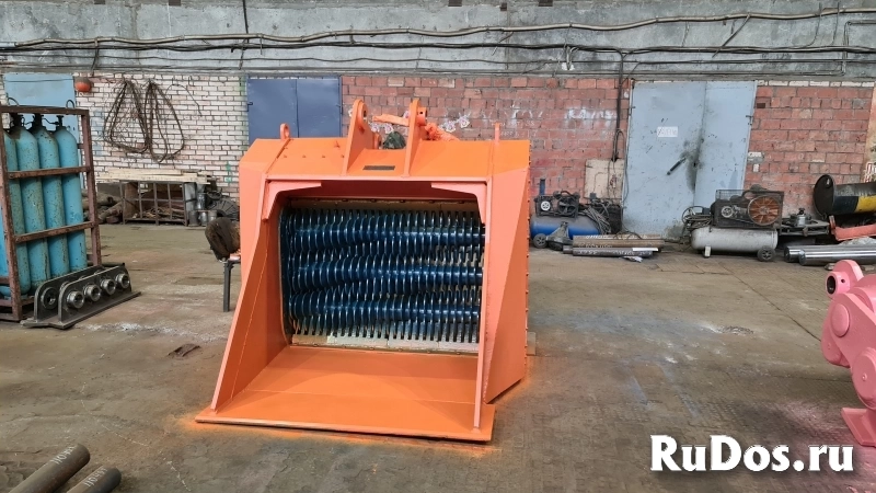 Мощнейший просеивающий ковш экскаватора погрузчика изображение 6