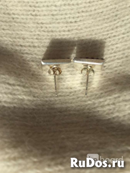 Серьги пусеты бижутерия стразы сваровски swarovski сиреневый фиол изображение 3