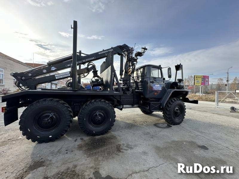 Лесовоз УРАЛ-5557 с новым манипулятором Майман 2026 — готов к работе изображение 5
