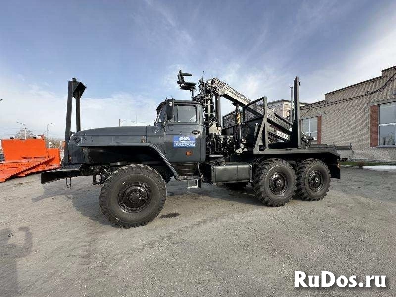 Лесовоз УРАЛ-5557 с новым манипулятором Майман 2026 — готов к работе фотка