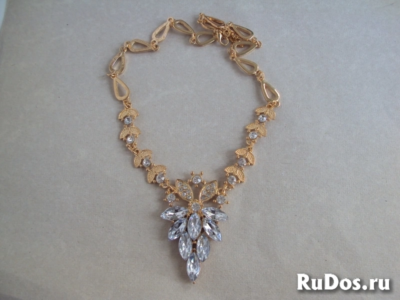 Комплект ювелирных изделий. Прозрачный хрусталь фотка