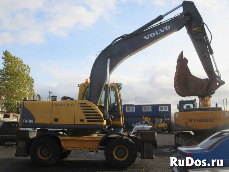 Колесный экскаватор Volvo 180, 20 т, макс опции изображение 3