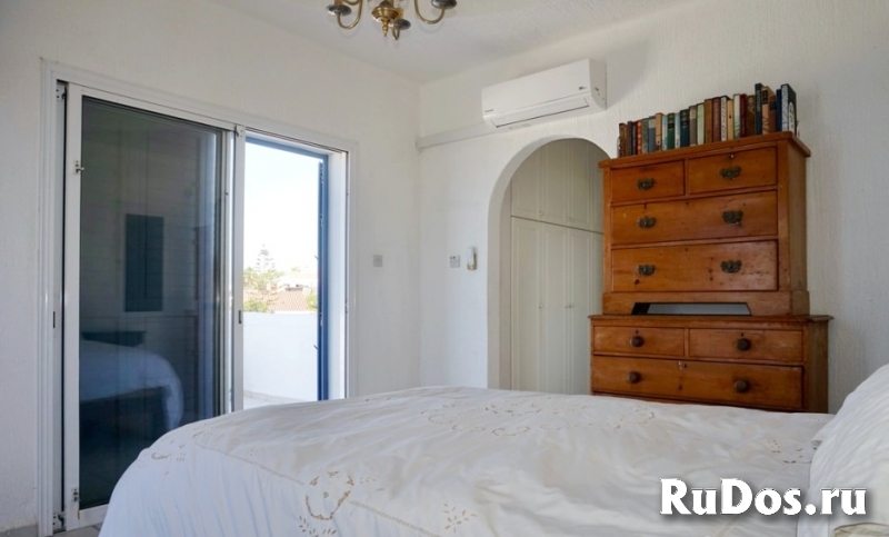 Очаровательная вилла на первой береговой линии моря в Пафосе-Кипр изображение 10