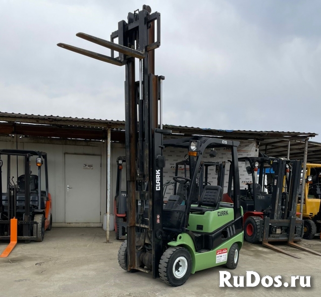 Вилочный погрузчик Clark C15D изображение 8