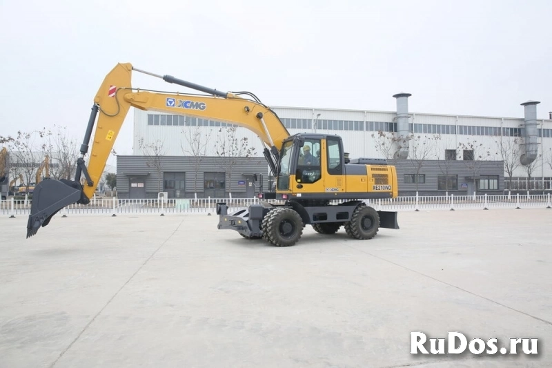 Колесный экскаватор XCMG XE210WD фото
