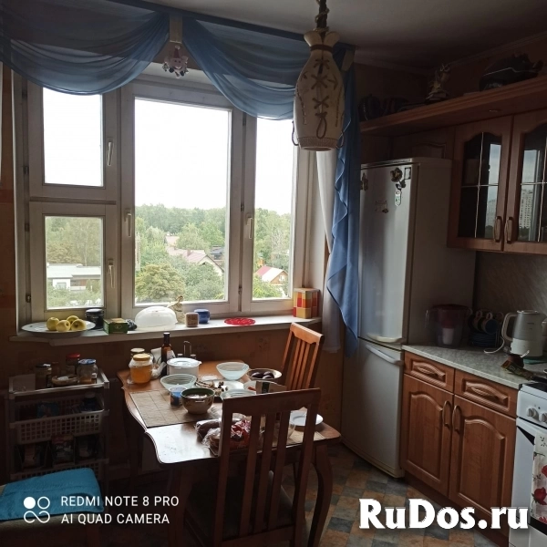 Сдам женщине 1 комнату в 3-х комнатной квартире изображение 3