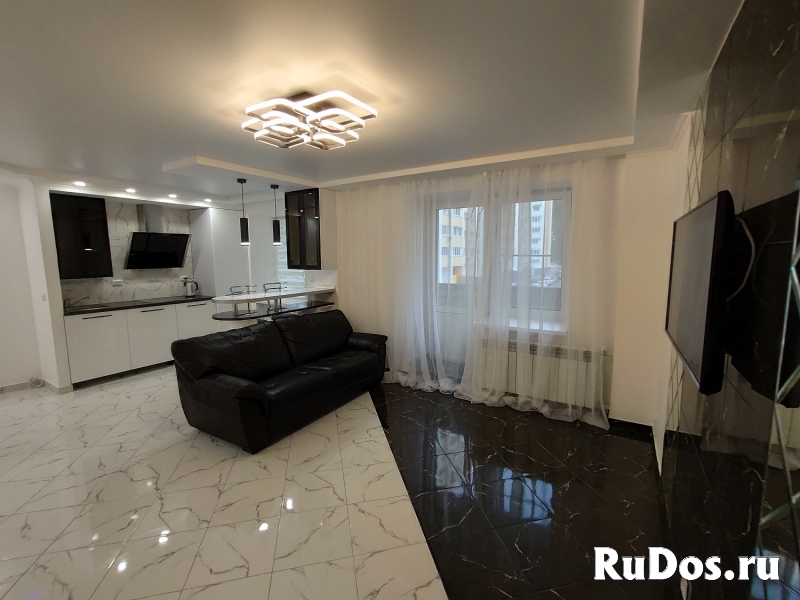 Посуточно дизайнерская студия с джакузи в центре города изображение 6