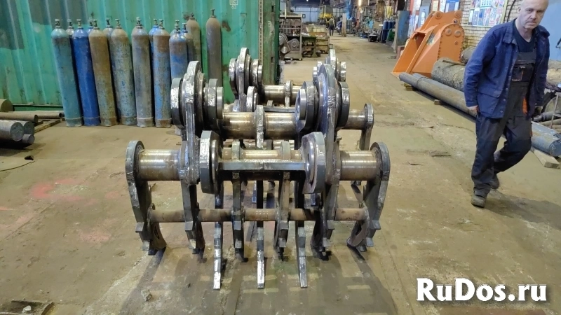 Крепкий корчеватель пней для спецтехники изображение 5