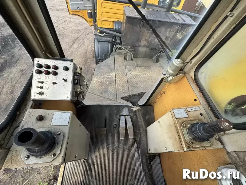 Экскаватор планировщик ЭО-43212 на шасси КАМАЗ-53228 (6х6) изображение 8