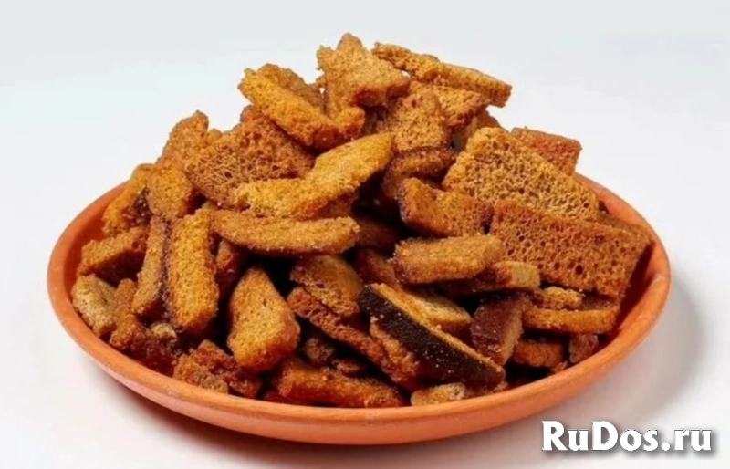 Упаковщик на производство сухариков и лимонада фото