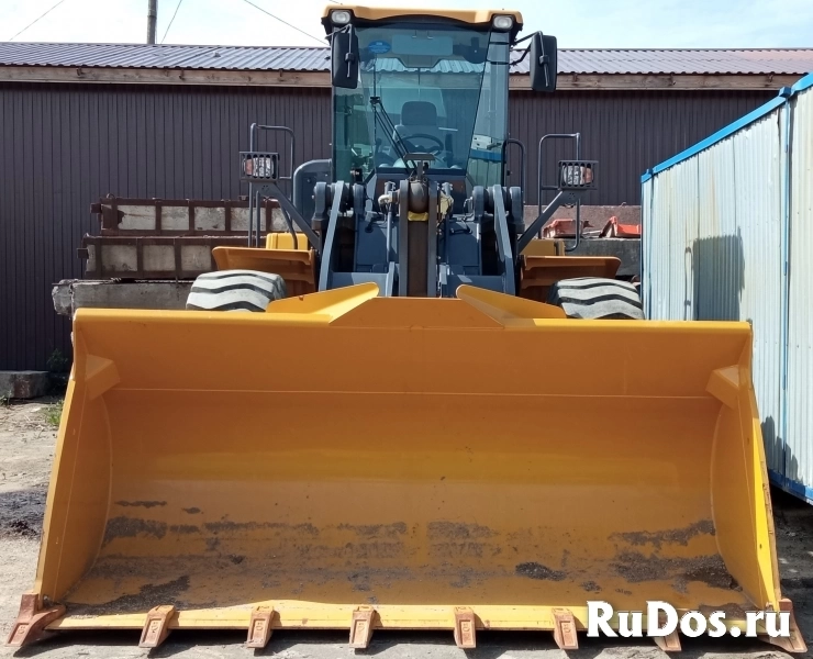 Погрузчик ZL60GV может работать с техникой с приводом 8х4 с доставкой в город Москва изображение 4