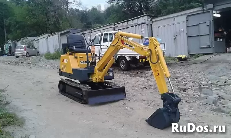 Японский мини-экскаватор YANMAR B-07 фотка