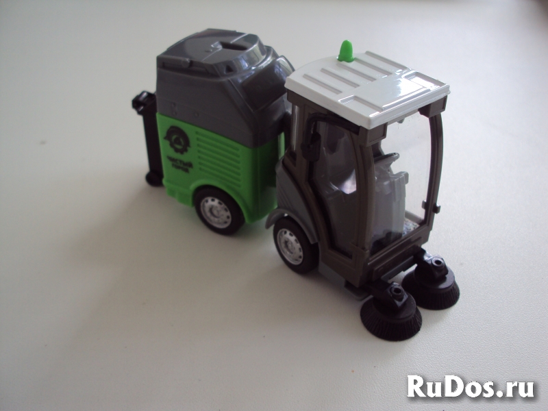 Вакуумно-уборочная машина "Технопарк" фотка