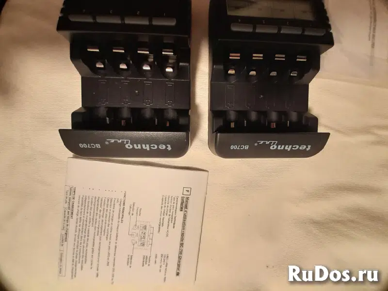 Зарядное устройство  TechnoLine-BC-700   2 штуки. фотка