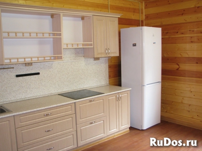 На длительный срок сдается 2-х эт деревянный дом 112 м2 изображение 3