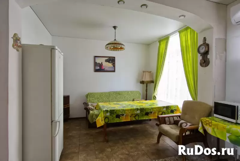 Трёхэтажный дом с террасой и красивым видом в развитом районе Краснодара изображение 3