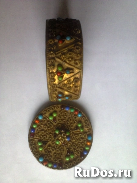 Шкатулка старинная филигранная латунная с бирюзовыми камнями изображение 5