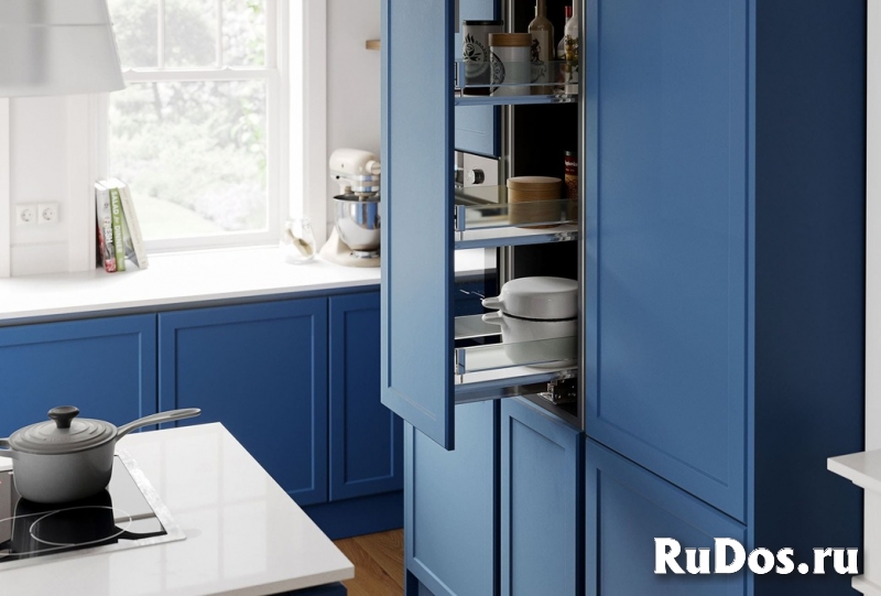 Кухня с островом и профилем Gola. изображение 4