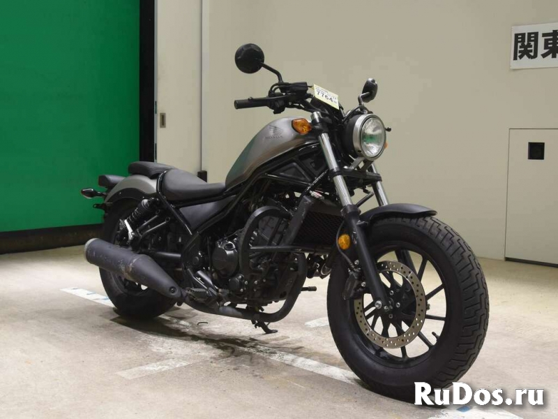 Мотоцикл круизер Honda Rebel 250 рама MC49 боковая мотосумка 2017 изображение 3
