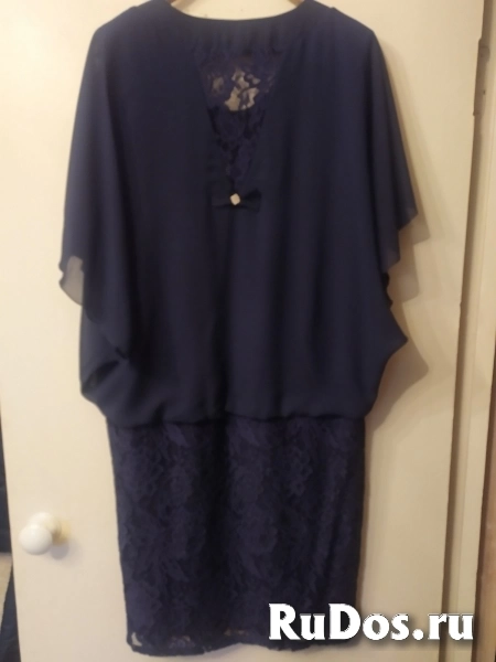 Продаю два женских платья изображение 4