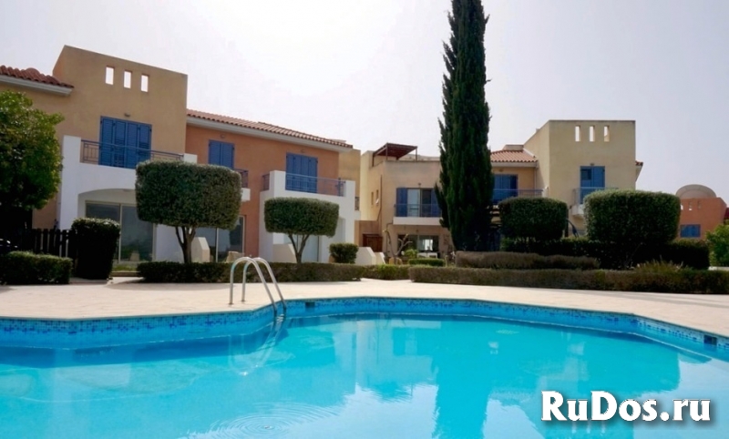 Смежный 2-спальный дом с террасой на крыше в районе Пафоса-Кипр фотка