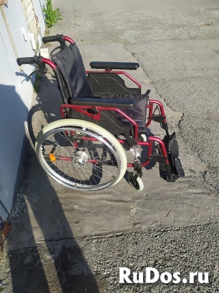 Продаю надёжную кресло-коляску фотка