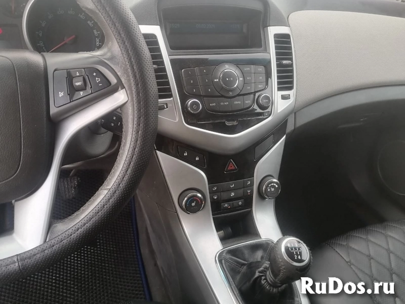 Продам автомобиль изображение 8