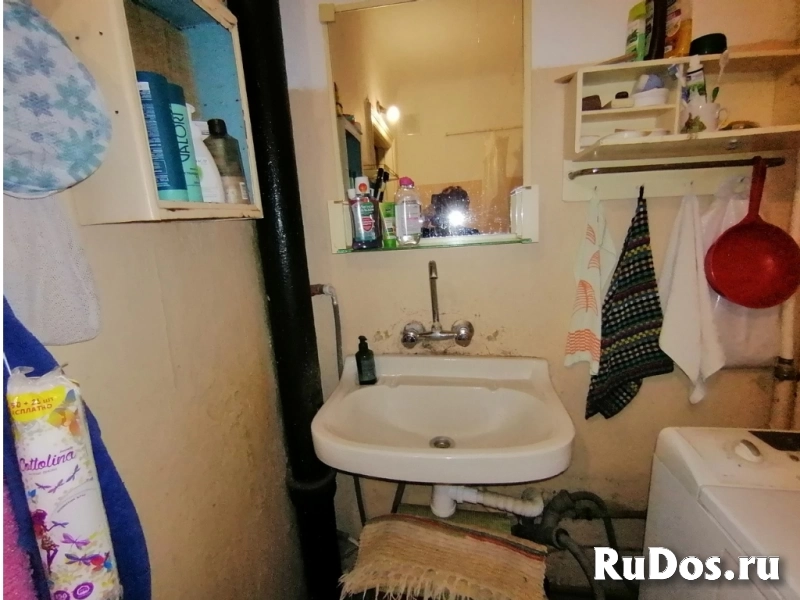 Комната в коммуналке в самом “сердце Петербурга” изображение 10