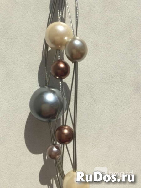 Колье жемчуг бижутерия украшение перламутровый на шею леска на ше изображение 4