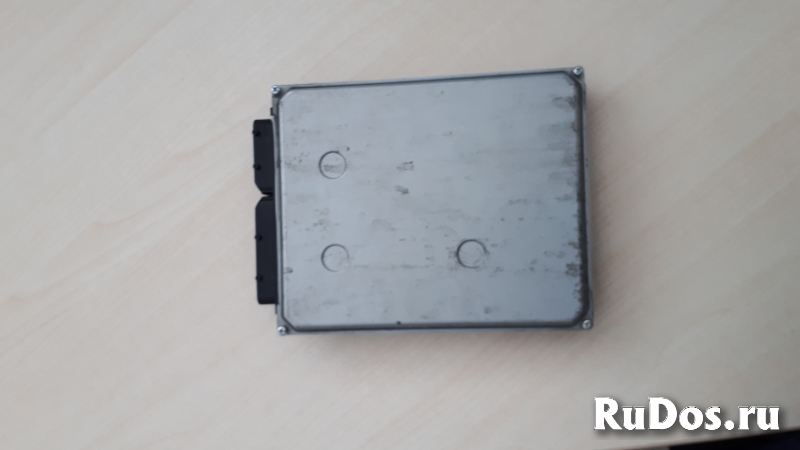 Контроллер двигателя 4649965 фотка