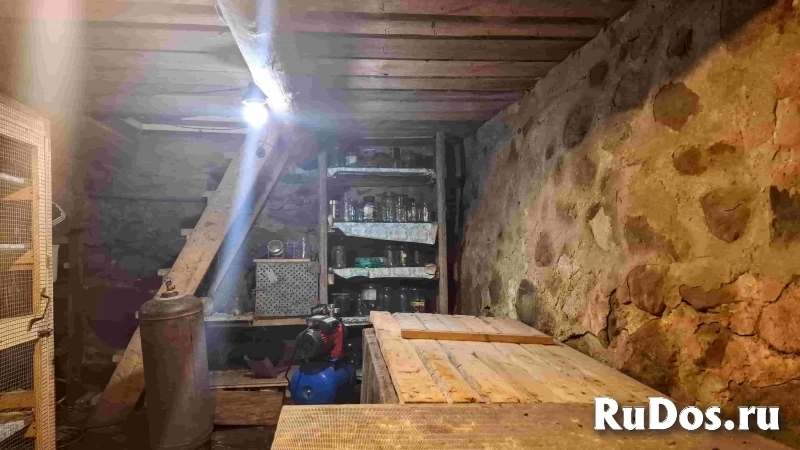 Добротный крепкий дом в лесу на хуторе изображение 4