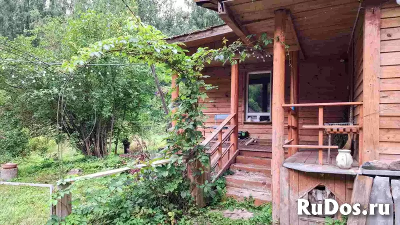 Добротный крепкий дом в лесу на хуторе изображение 6