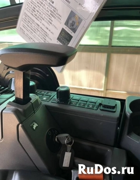 Мини-экскаватор Cat302 изображение 11