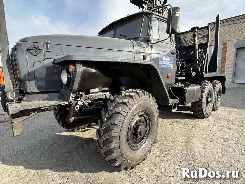 Лесовоз УРАЛ-5557 с новым манипулятором Майман 2026 — готов к работе изображение 4