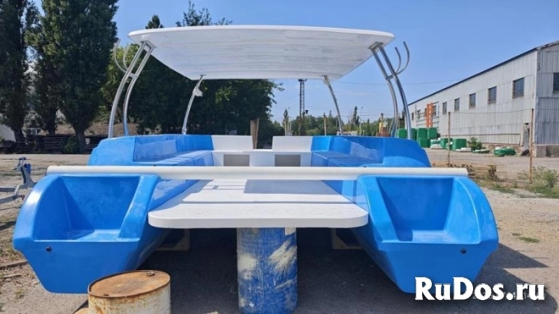 Пластиковый прогулочный катамаран Кайман-800 изображение 4