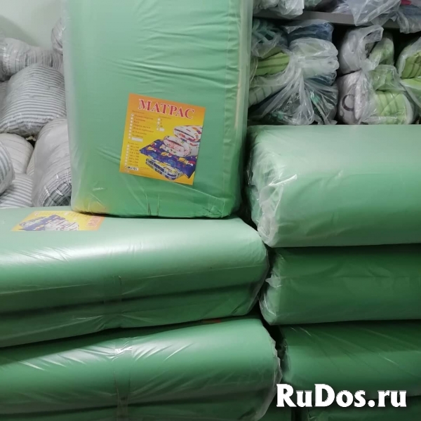 Матрас поролоновый в съемном непромокаемом чехле фото