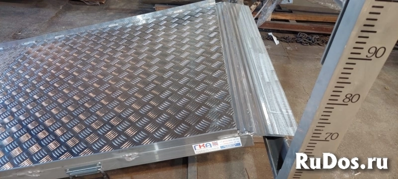 Погрузочный мост с бортиками фотка