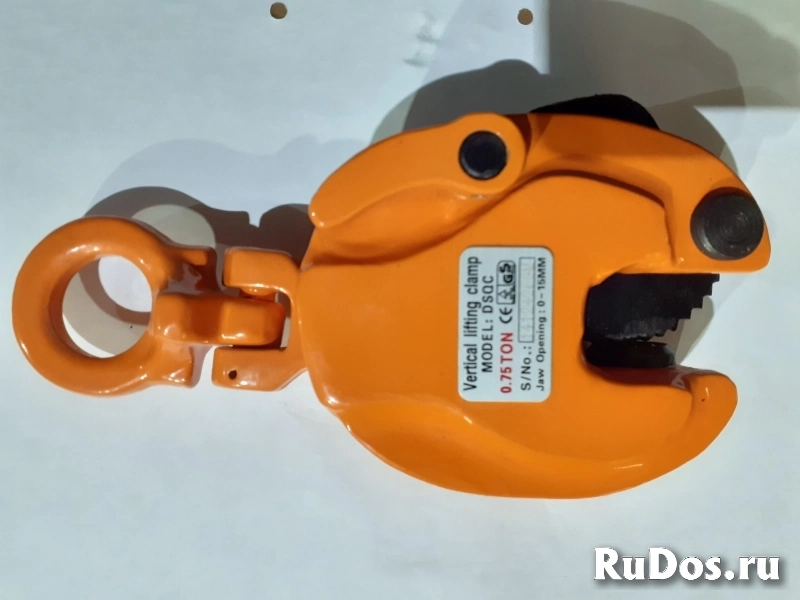 Вертикальный захват для подъема 0,75 тонн. DSQC, поворотный. Новый в коробке. фото