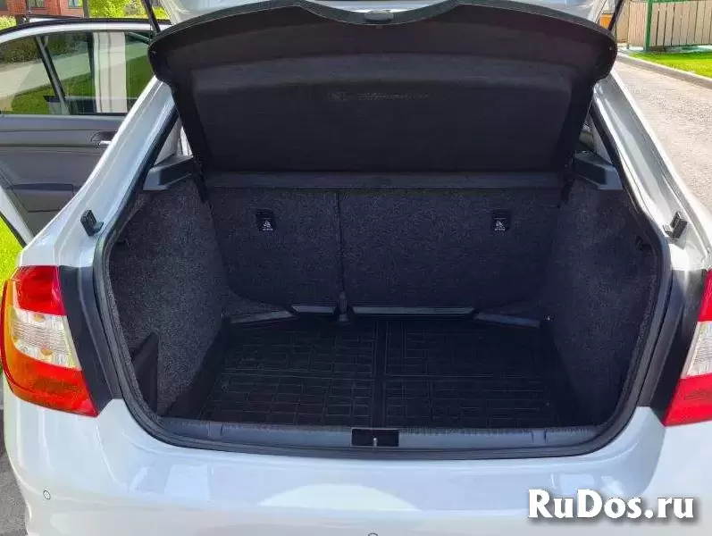 Продам автомобиль SKODA RAPID 2016 г.в. изображение 7