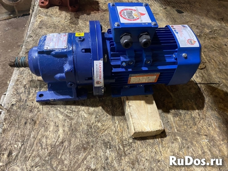 Редуктора, мотор-редуктора, электродвигатели, насосы, дымососы изображение 3