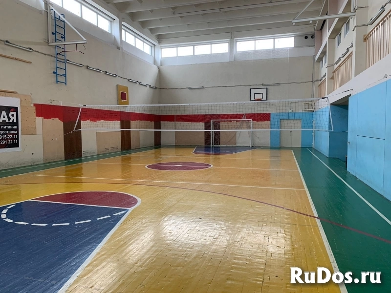 Аренда футбольных и волейбольных залов фотка