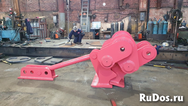 Крашер с подшипниками скольжения для экскаватора фотка