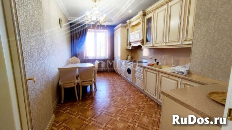 Продам 5 комнатную квартиру 200 м2 изображение 3