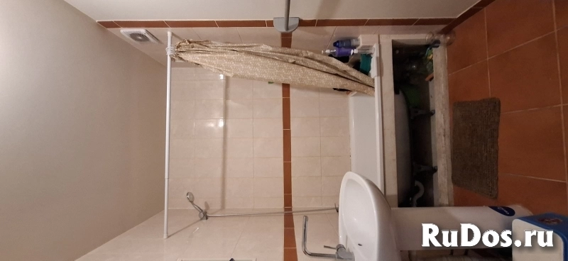 Уютный двухэтажный дом в деревушке у озера рядом с Пушкинским заповедником изображение 12