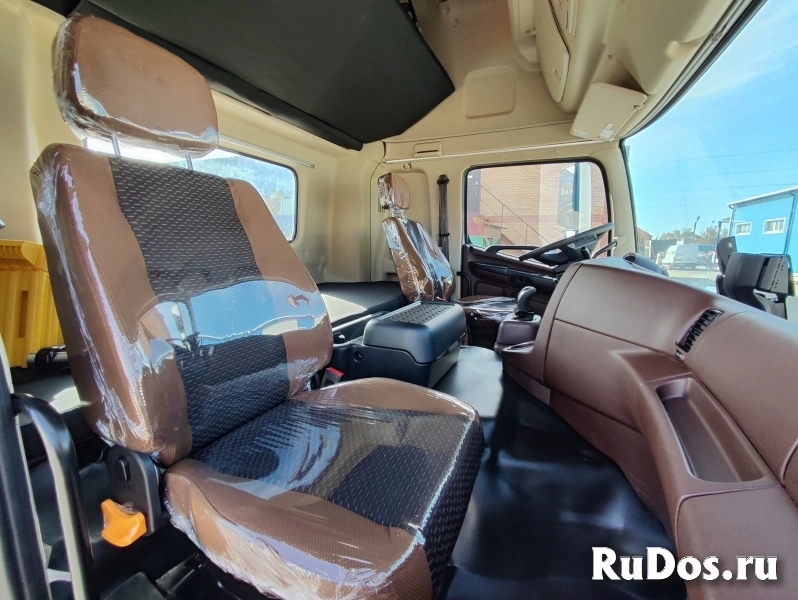 Седельный тягач HINO YC4180SH1UG6 колесной формулы 4х2 изображение 4