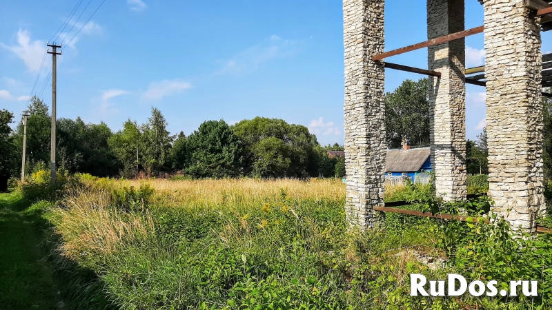 Блочный коттедж без отделки с видом на Псковское озеро изображение 9