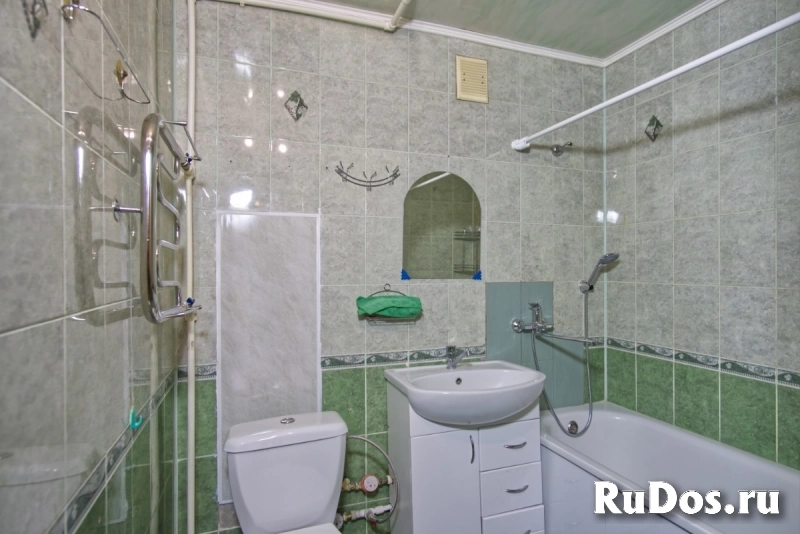 Продаётся светлая 3-комнатная квартира в одном из лучших районов Краснодара. Адрес: ул. Тургенева, 209. Квартира расположена на 3 этаже 5-этажного изображение 6